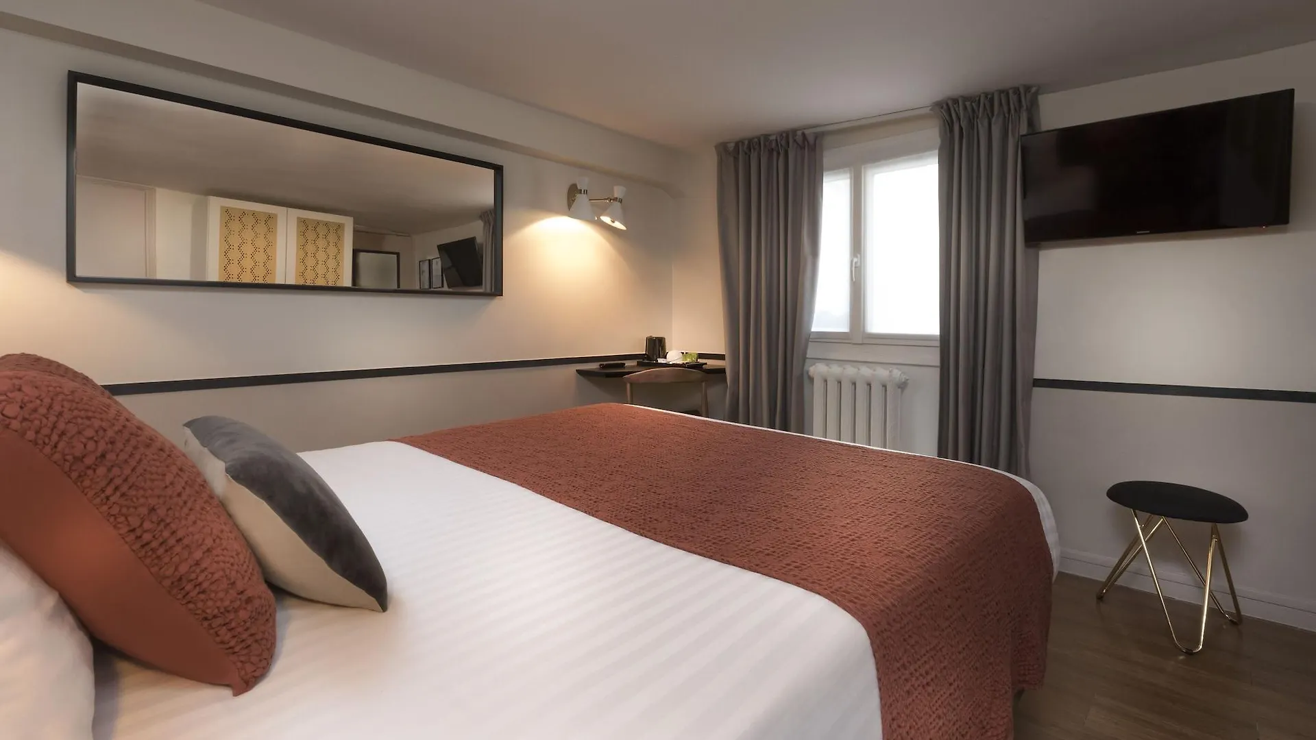 Hotel Jeanne D'Arc Le Marais Paris France