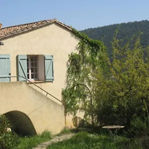 https://domaine-des-fouques.aixenprovencehotels.org